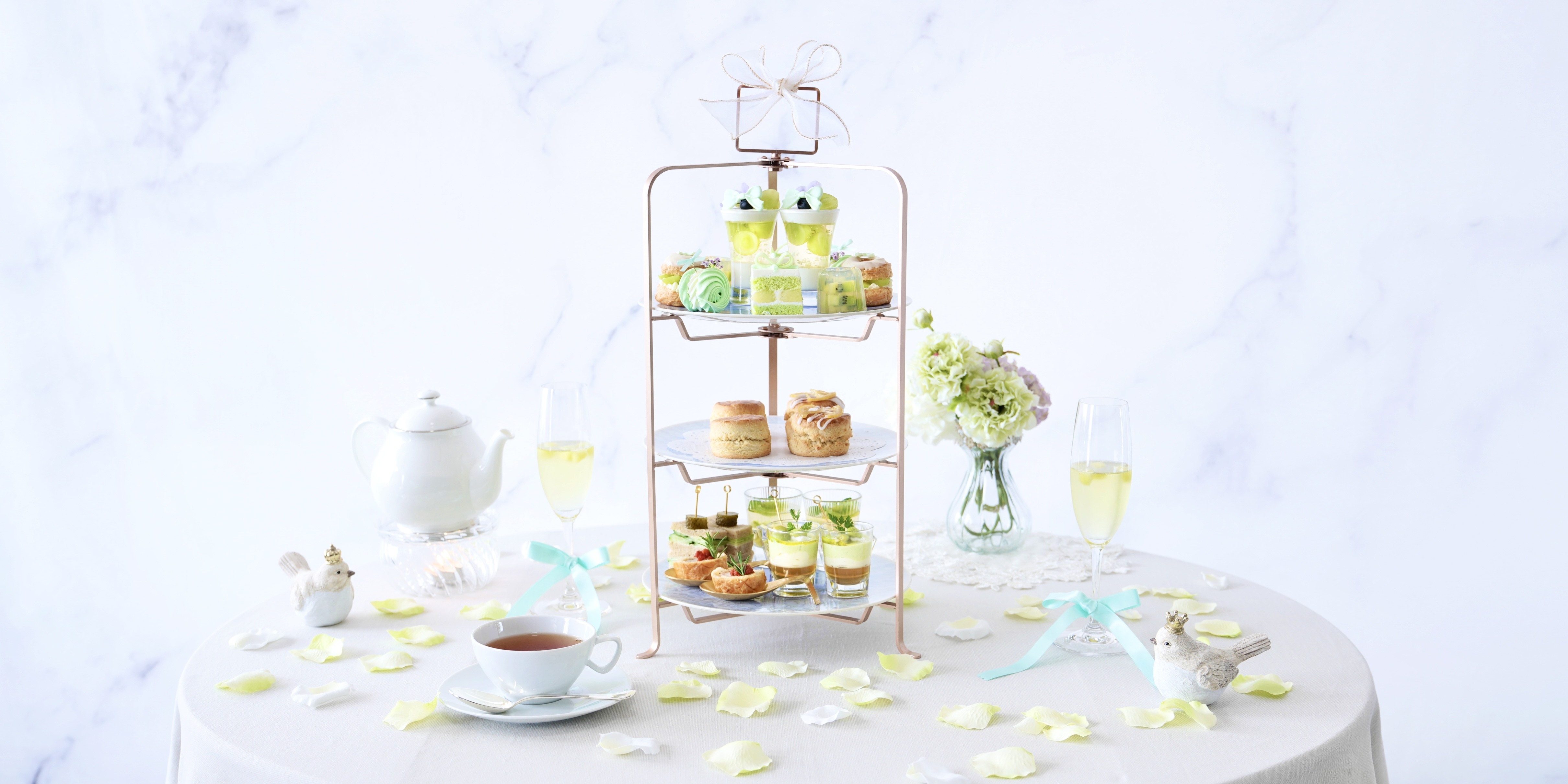 IMG: Champagne ＆ Roses～記念日にアフターヌーンティーでお祝いを～　（シャーベットグリーン＆リボン）