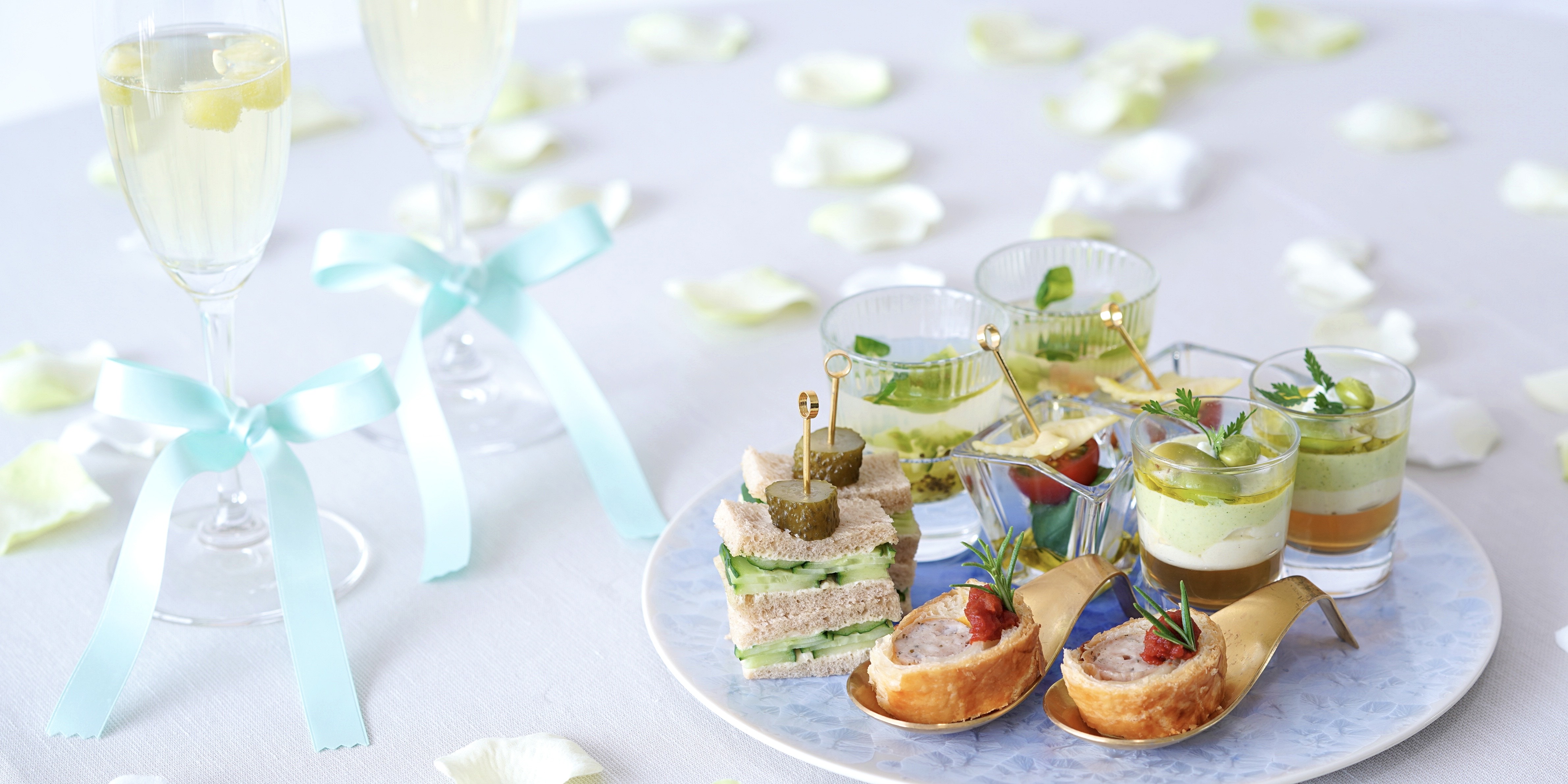 IMG: Champagne ＆ Roses～記念日にアフターヌーンティーでお祝いを～　（シャーベットグリーン＆リボン）