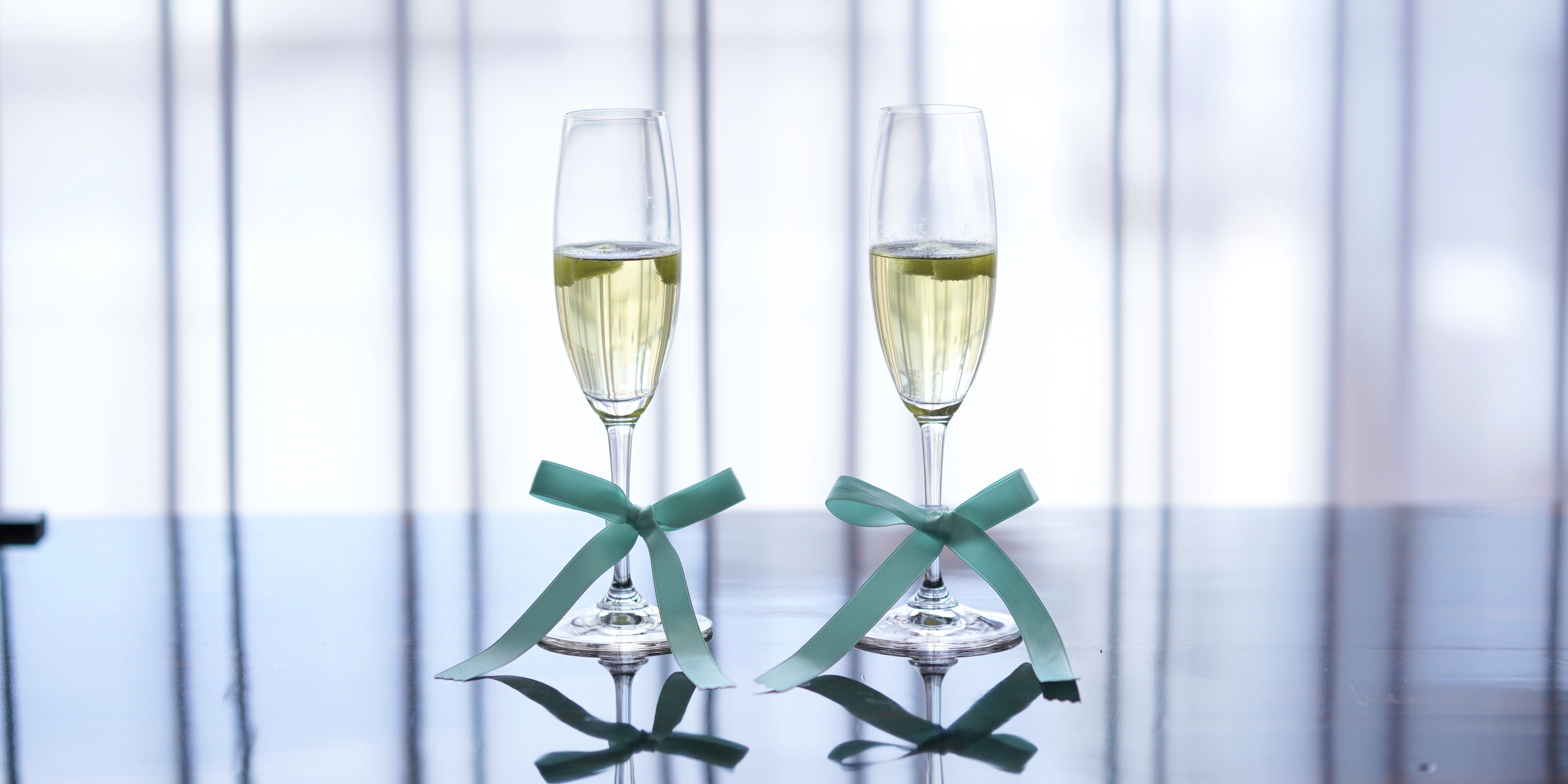 IMG: Champagne ＆ Roses～記念日にアフターヌーンティーでお祝いを～　（シャーベットグリーン＆リボン）